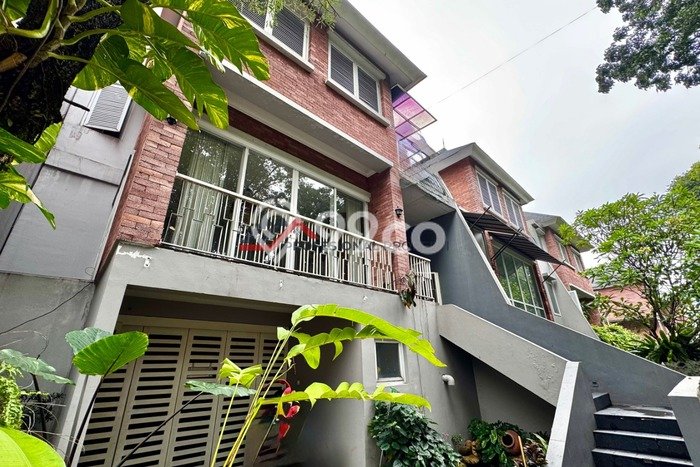 Siap Huni Rumah Mewah 3 Kamar di Cilandak Dekat ke Mana Saja Siap Huni Rumah Mewah 3 Kamar di Cilandak Dekat ke Mana Saja