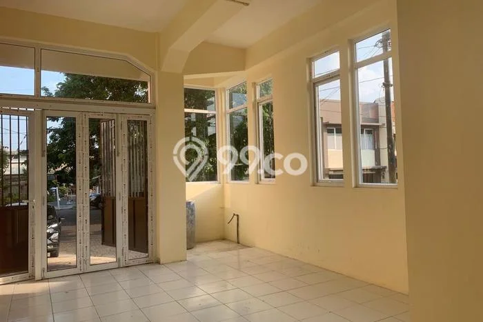 LOKASI STRATEGIS! Rumah di Semarang Utara, Akses ke Tol, 2 KT, Luas 230m² LB 460m² LOKASI STRATEGIS! Rumah di Semarang Utara, Akses ke Tol, 2 KT, Luas 230m² LB 460m²