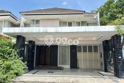 Siap Huni Rumah Mewah 5 Kamar di Wiyung Dekat ke Mana Pun Siap Huni Rumah Mewah 5 Kamar di Wiyung Dekat ke Mana Pun