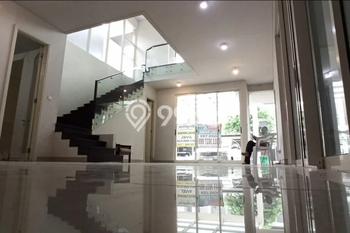 Disewakan Segera Rumah Kondisi Baik di Area Wiyung, Surabaya Disewakan Segera Rumah Kondisi Baik di Area Wiyung, Surabaya