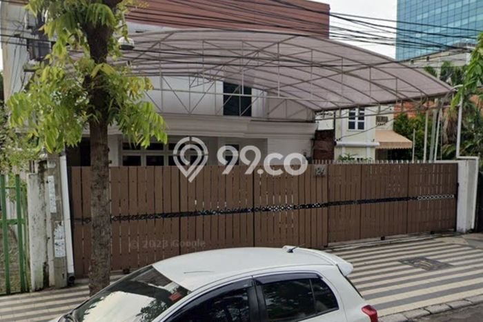Jarang Ada! Rumah Sewa 5 Kamar Bagus Siap Huni Surabaya Kota Jarang Ada! Rumah Sewa 5 Kamar Bagus Siap Huni Surabaya Kota