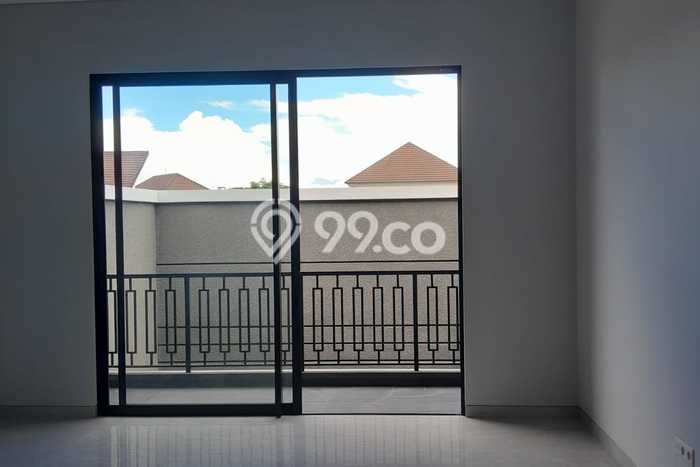 Rumah Exclusive LT 330m2m² / LB 650m2m² di Kawasan Asri , Surabaya Rumah Exclusive LT 330m2m² / LB 650m2m² di Kawasan Asri , Surabaya