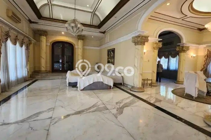 Rumah Mewah LB 722m2 Siap Pakai Desain Elegan di Jemursari, Surabaya Rumah Mewah LB 722m2 Siap Pakai Desain Elegan di Jemursari, Surabaya