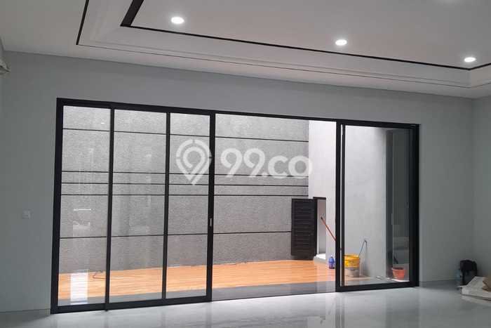 Rumah Exclusive LT 330m2m² / LB 650m2m² di Kawasan Asri , Surabaya Rumah Exclusive LT 330m2m² / LB 650m2m² di Kawasan Asri , Surabaya