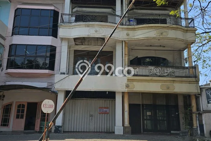 Ruko Bagus Dijual di Darmo Permai Surabaya Strategis Cocok untuk Kembangkan Bisnis Ruko Bagus Dijual di Darmo Permai Surabaya Strategis Cocok untuk Kembangkan Bisnis