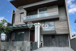 Rumah Elit Modern Tanpa Renovasi di Pakuwon Indah Surabaya Rumah Elit Modern Tanpa Renovasi di Pakuwon Indah Surabaya