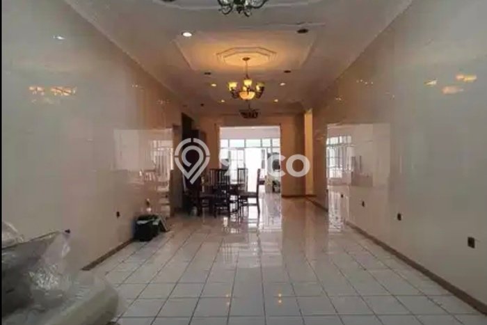 Jarang Ada! Rumah Sewa 5 Kamar Bagus Siap Huni Surabaya Kota Jarang Ada! Rumah Sewa 5 Kamar Bagus Siap Huni Surabaya Kota