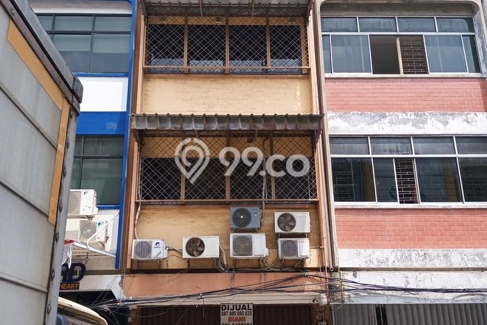 Dijual! Ruko di Grogol Jakarta Barat LT 68m2 / LB 270m2 Kawasan Bisnis Dijual! Ruko di Grogol Jakarta Barat LT 68m2 / LB 270m2 Kawasan Bisnis
