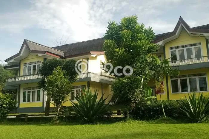 Jual Hotel Strategis di Cisarua, Luas 2106m2m², Jalan Utama, Kawasan Komersial Jual Hotel Strategis di Cisarua, Luas 2106m2m², Jalan Utama, Kawasan Komersial