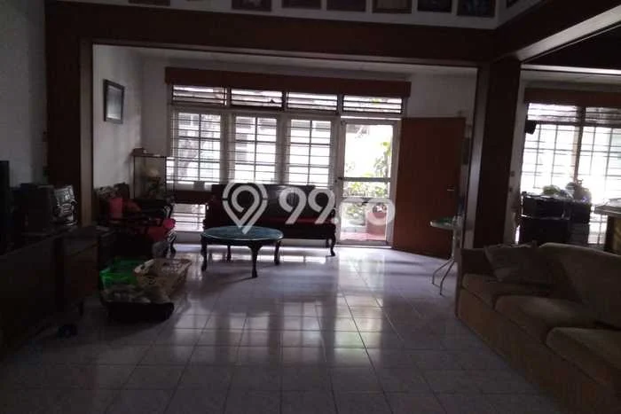 Siap Huni Hunian Elit 6 Kamar di Kebon Jeruk Dekat ke Mana Pun Siap Huni Hunian Elit 6 Kamar di Kebon Jeruk Dekat ke Mana Pun