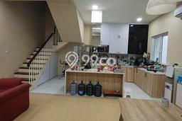 Rumah LT 127m² / LB 225m² Pemandangan Kota di Sunter, Jakarta Utara Rumah LT 127m² / LB 225m² Pemandangan Kota di Sunter, Jakarta Utara