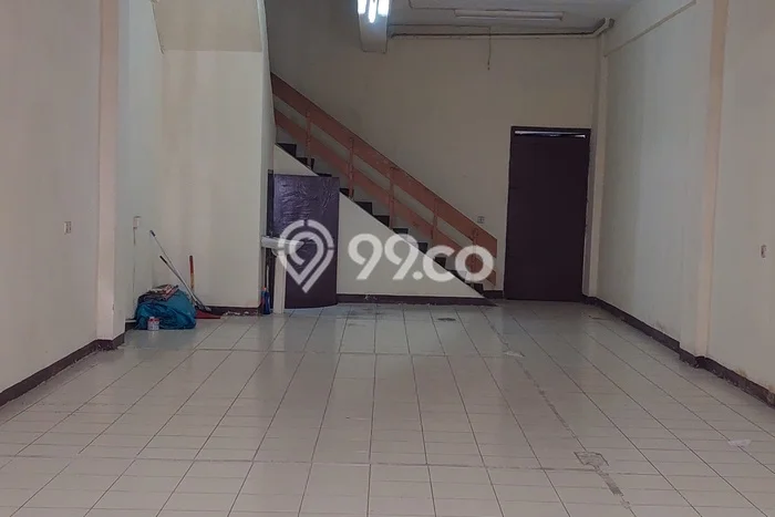 Ruko Disewa di Jakarta Pusat dengan LB 210m2 Area Komersial Ramai Ruko Disewa di Jakarta Pusat dengan LB 210m2 Area Komersial Ramai