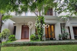 HUNIAN PILIHAN! Rumah di Cilandak, 5 KT, Lingkungan Strategis, Luas 1000m² LB 700m² HUNIAN PILIHAN! Rumah di Cilandak, 5 KT, Lingkungan Strategis, Luas 1000m² LB 700m²
