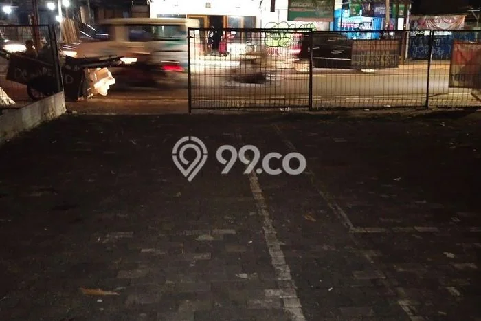 Komersial Kawasan Veteran, Luas 450m², Lokasi Komersial, Disewakan Komersial Kawasan Veteran, Luas 450m², Lokasi Komersial, Disewakan