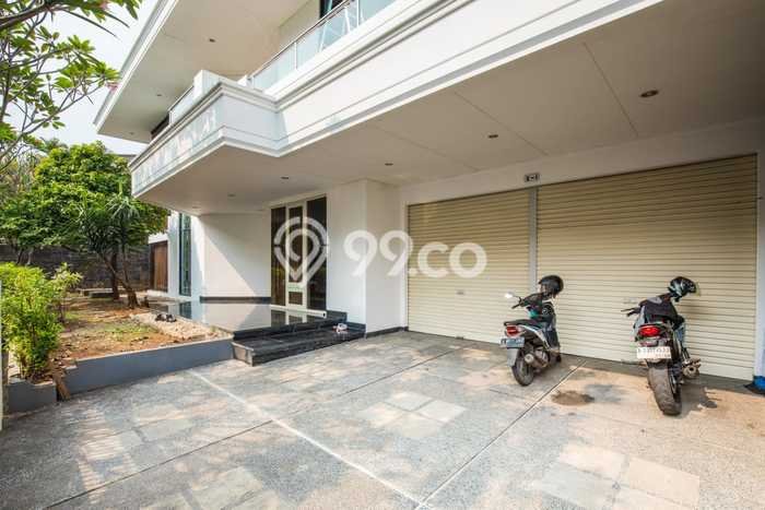 FEATURED! Rumah kawasan , 4 KT, Area Premium, LT 603m2m² LB 591m2m² FEATURED! Rumah kawasan , 4 KT, Area Premium, LT 603m2m² LB 591m2m²