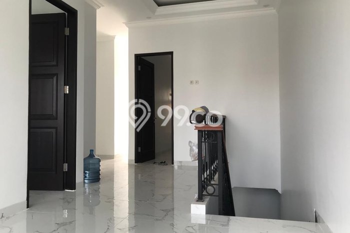 Rumah LT 107m² / LB 170m² View Kota di Percetakan Negara, Jakarta Pusat Rumah LT 107m² / LB 170m² View Kota di Percetakan Negara, Jakarta Pusat