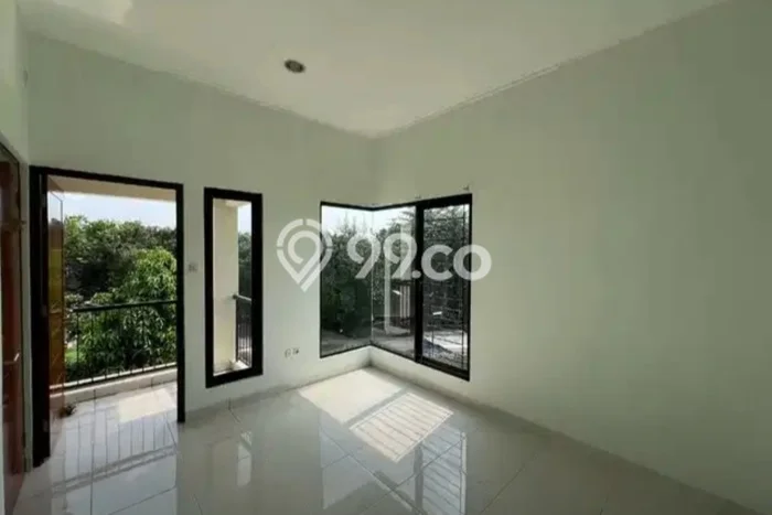 Lokasi terbaik! Rumah siap pakai disewakan di Cinere LB 130m2 Lokasi terbaik! Rumah siap pakai disewakan di Cinere LB 130m2