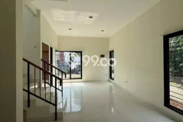 Lokasi terbaik! Rumah siap pakai disewakan di Cinere LB 130m2 Lokasi terbaik! Rumah siap pakai disewakan di Cinere LB 130m2