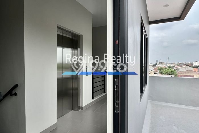 Ruko untuk Disewa di Pusat Jakarta Selatan Luas Bangunan 400m2 Ruko untuk Disewa di Pusat Jakarta Selatan Luas Bangunan 400m2