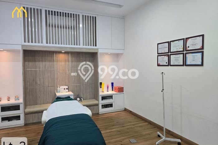 Ruko Dijual Lokasi Emas di BSD Luas 621m2 Ruko Dijual Lokasi Emas di BSD Luas 621m2