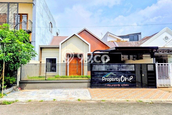 Rumah Mewah Siap Huni LT 200m2 di BSD, Tangerang Selatan Rumah Mewah Siap Huni LT 200m2 di BSD, Tangerang Selatan
