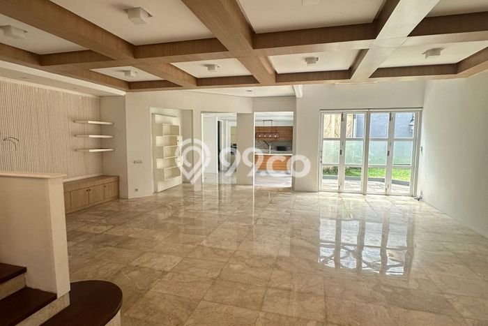 Rumah Prestisius LB 382m2 di Pakubuwono Jakarta Selatan untuk Disewa Rumah Prestisius LB 382m2 di Pakubuwono Jakarta Selatan untuk Disewa