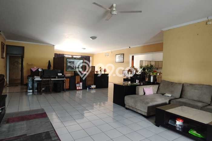 Disewakan Rumah Murah di Gandaria Jakarta Selatan dengan 4 Kamar Tidur Disewakan Rumah Murah di Gandaria Jakarta Selatan dengan 4 Kamar Tidur