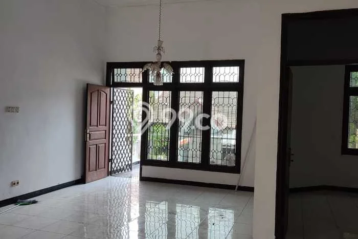 Rumah Cantik Siap Huni Di Semarang Selatan Luas 250m2 Aman Rumah Cantik Siap Huni Di Semarang Selatan Luas 250m2 Aman