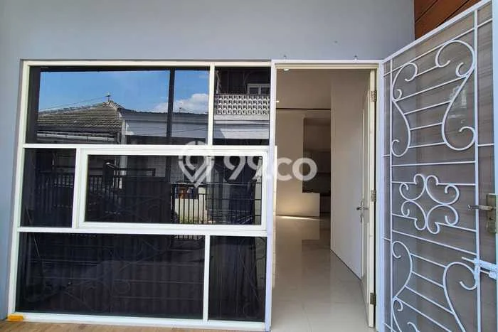 Rumah Modern 3 KT di Tanah Mas Semarang Semi Furnished Rumah Modern 3 KT di Tanah Mas Semarang Semi Furnished