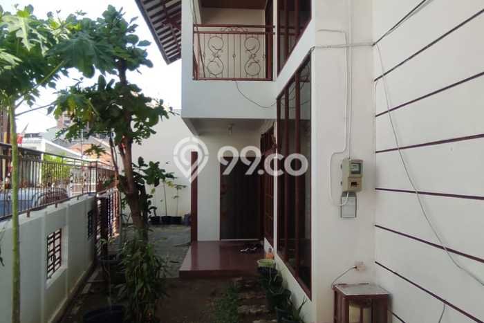 Rumah Cantik Siap Pakai Di Semarang Tengah Luas 140m2 Lokasi Strategis Rumah Cantik Siap Pakai Di Semarang Tengah Luas 140m2 Lokasi Strategis