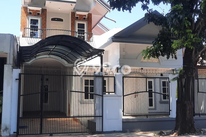 Disewakan! Rumah 5 Kamar Tidur &
3 Kamar Mandi di BSD Kencana Loka, Tangerang Disewakan! Rumah 5 Kamar Tidur &
3 Kamar Mandi di BSD Kencana Loka, Tangerang