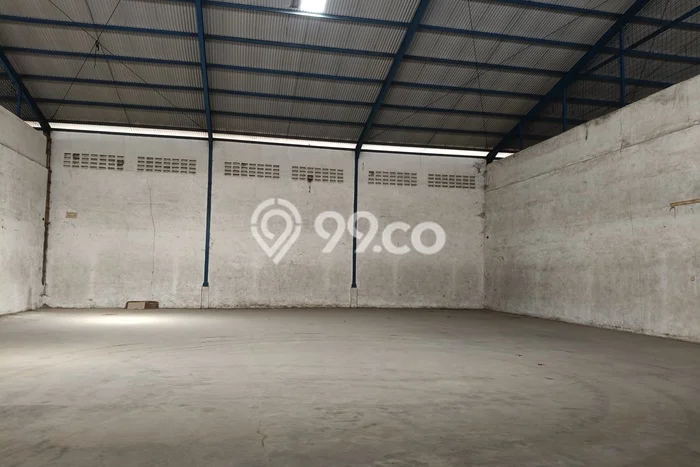 Disewakan Gudang di Kawasan Ramai Holis Cigondewah Luas 400m2 Disewakan Gudang di Kawasan Ramai Holis Cigondewah Luas 400m2