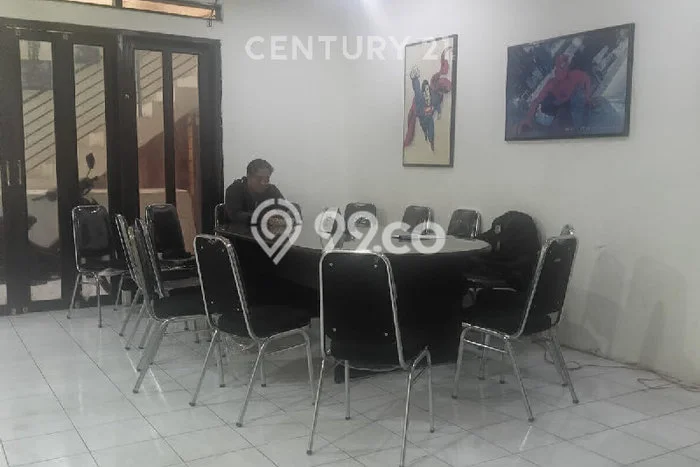 Ready to Use! Luxury House LT 254m2 Desain Modern di Buah Batu Ready to Use! Luxury House LT 254m2 Desain Modern di Buah Batu