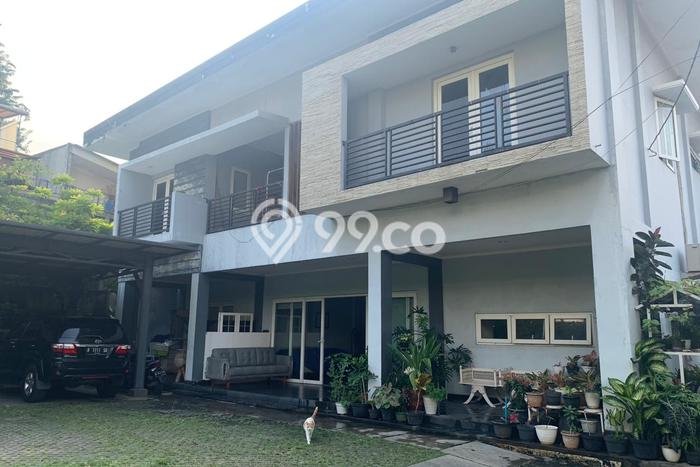 Rumah Elit Modern Tanpa Renovasi di Pejaten Jakarta Selatan Rumah Elit Modern Tanpa Renovasi di Pejaten Jakarta Selatan