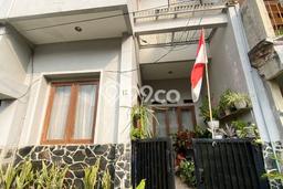 Rumah LT 60m² / LB 150m² One Gate System di Pamulang, Tangerang Selatan Rumah LT 60m² / LB 150m² One Gate System di Pamulang, Tangerang Selatan