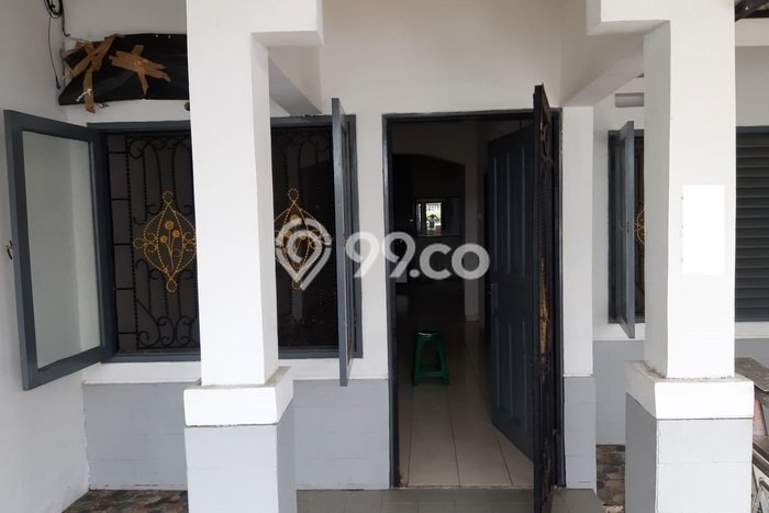 Jual Rumah Eksklusif 2 KT di Raffles Hills, Jakarta Timur Jual Rumah Eksklusif 2 KT di Raffles Hills, Jakarta Timur