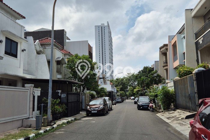 Rumah Elit Modern Siap Huni di Puri Indah Jakarta Barat Rumah Elit Modern Siap Huni di Puri Indah Jakarta Barat