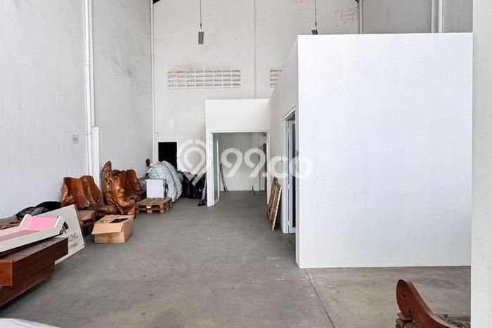 Unit Gudang Dijual di Jakarta Barat LT 216m2 & LB 172m2 Unit Gudang Dijual di Jakarta Barat LT 216m2 & LB 172m2