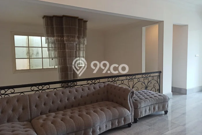 Rumah Luxury Modern Tanpa Renovasi di Meruya Jakarta Barat Rumah Luxury Modern Tanpa Renovasi di Meruya Jakarta Barat