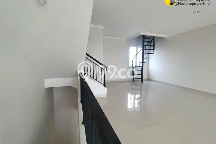 KAWASAN BISNIS! Gudang Kawasan Grand Wisata, Luas 265m2m², Area Premium KAWASAN BISNIS! Gudang Kawasan Grand Wisata, Luas 265m2m², Area Premium
