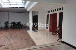 Ready to Use! Premium House LT 535m2 Desain Modern di Kemang Ready to Use! Premium House LT 535m2 Desain Modern di Kemang