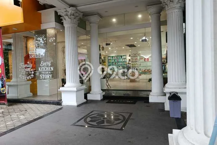 Ruko Komersial Disewakan di Kebayoran Baru Jakarta Selatan Luas 1100m2 Ruko Komersial Disewakan di Kebayoran Baru Jakarta Selatan Luas 1100m2