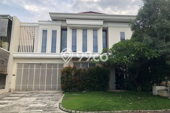 Rumah sewa siap pakai 4 Kamar Tidur di Pakuwon Indah, Surabaya Rumah sewa siap pakai 4 Kamar Tidur di Pakuwon Indah, Surabaya