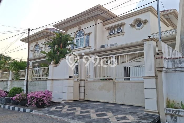 Rumah Mewah LB 1300m2 Siap Pakai Desain Elegan di Mayjen Sungkono, Surabaya Rumah Mewah LB 1300m2 Siap Pakai Desain Elegan di Mayjen Sungkono, Surabaya