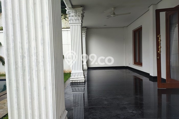 Disewakan Rumah Strategis di Kemang LT 800m2 / LB 1000m2 Siap Huni Disewakan Rumah Strategis di Kemang LT 800m2 / LB 1000m2 Siap Huni