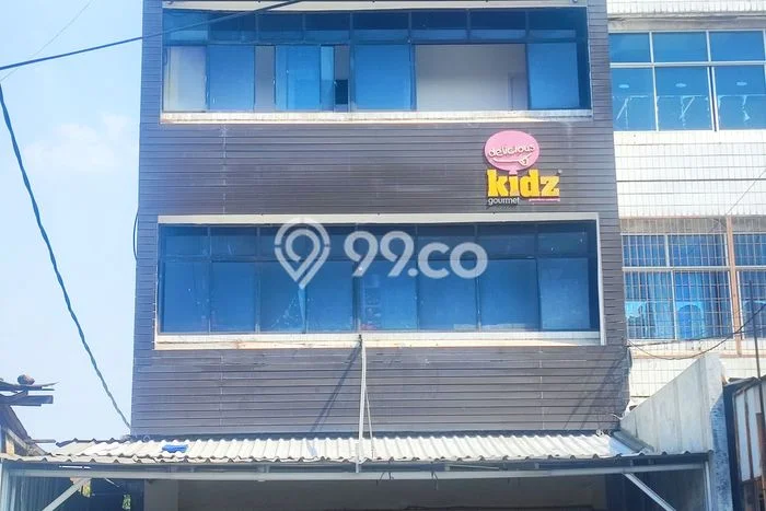 LOKASI BISNIS! Ruko Disewakan Kawasan Kebayoran Lama, Luas 462m², Area Strategis, Ready Operasional LOKASI BISNIS! Ruko Disewakan Kawasan Kebayoran Lama, Luas 462m², Area Strategis, Ready Operasional