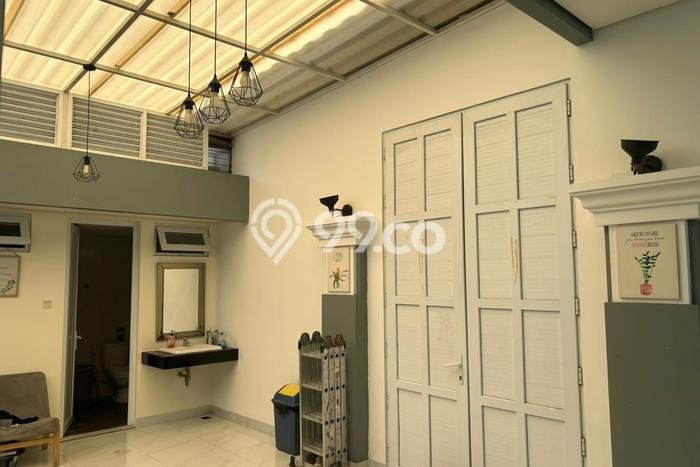 For Sale! Luxury House LT 240m2 Desain Elegan di Gandaria For Sale! Luxury House LT 240m2 Desain Elegan di Gandaria