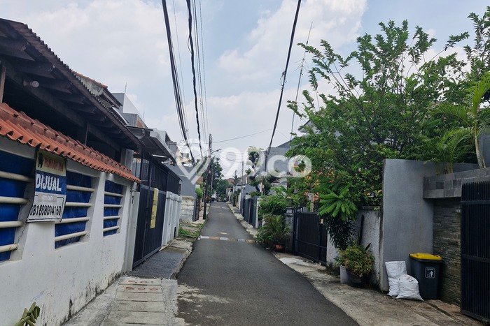 Rumah Mewah Dijual LT 219m2 di Kebayoran Baru, Jakarta Selatan Rumah Mewah Dijual LT 219m2 di Kebayoran Baru, Jakarta Selatan