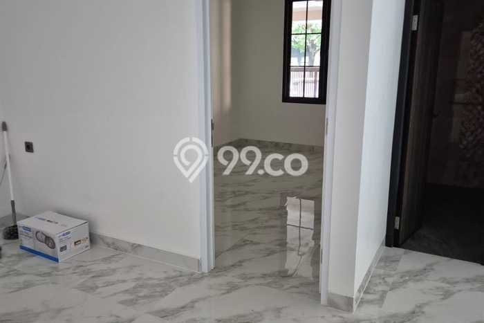 For Sale! Luxury House LT 216m2 Desain Elegan di Kemang Pratama For Sale! Luxury House LT 216m2 Desain Elegan di Kemang Pratama
