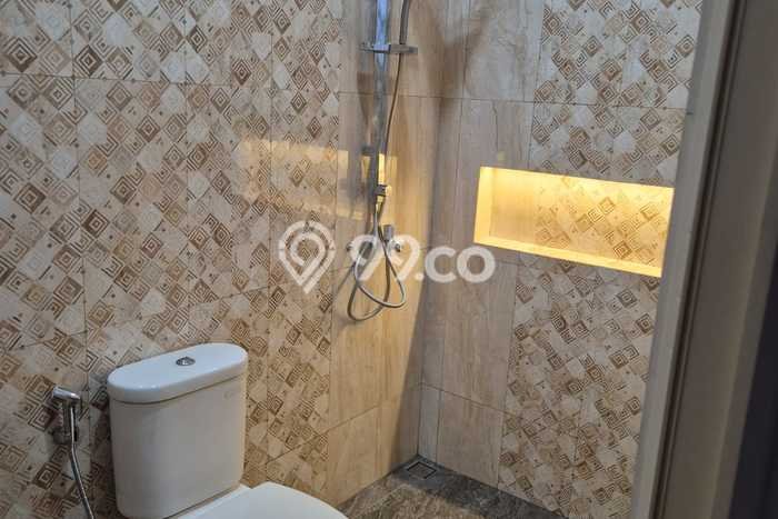 For Sale! Luxury House LT 216m2 Desain Elegan di Kemang Pratama For Sale! Luxury House LT 216m2 Desain Elegan di Kemang Pratama
